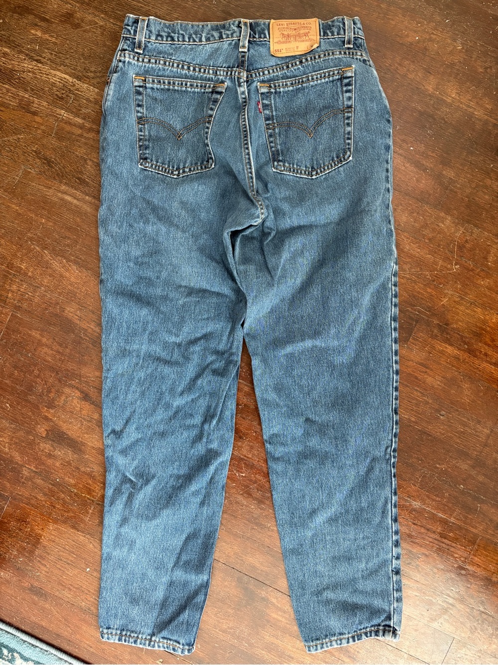 Vintage Levi's 551 Relaxed Fit Tapered Jeans Womens 14 Medium Wash vintage y2k - Picture 5 of 9